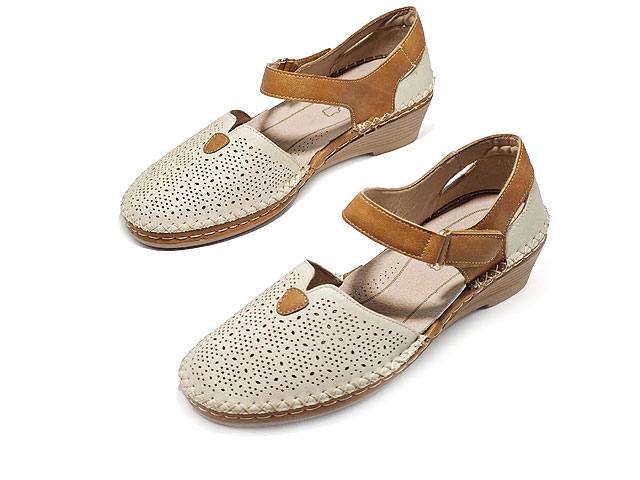 Дамски сандали на платформа 18097-2 Бели